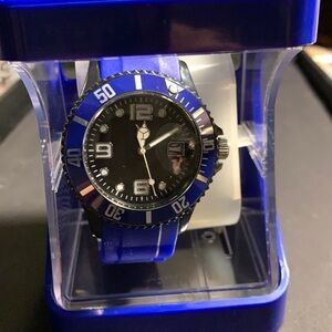 Yo time royal blue diver style watch NIP